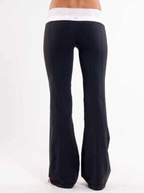 Lululemon Athletica Reversible Groove Pant in Black/ Pink Mist Space Dye Size 6